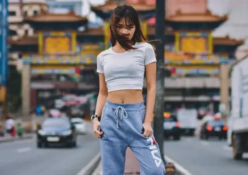 Sejarah Baju Crop Top yang Identik dengan Wanita, Awalnya untuk Pria