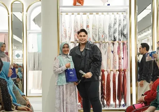 Ivan Gunawan Gelar Grand Opening Toko Baru Secara Glamor, Tetap Membumi dan Berbaur di Tengah Para Pelanggannya