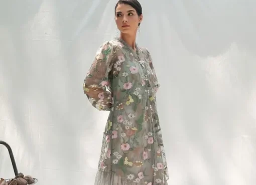 Asal Usul Baju Kurung: Simbol Tradisi yang Menjadi Ikon Fashion Indonesia